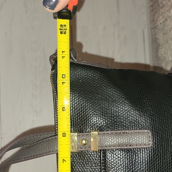 Liz Claiborne | Kelsey Mini Tote Bag - Picture 4 of 17